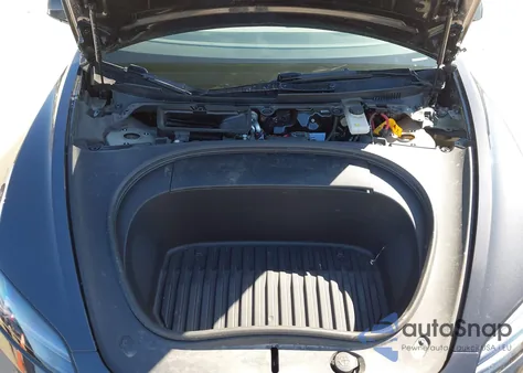 2024 Tesla Model 3 Long Range Dual Motor All-Wheel Drive z USA, uszkodzony, nr VIN 5YJ3E1EB0RF815909